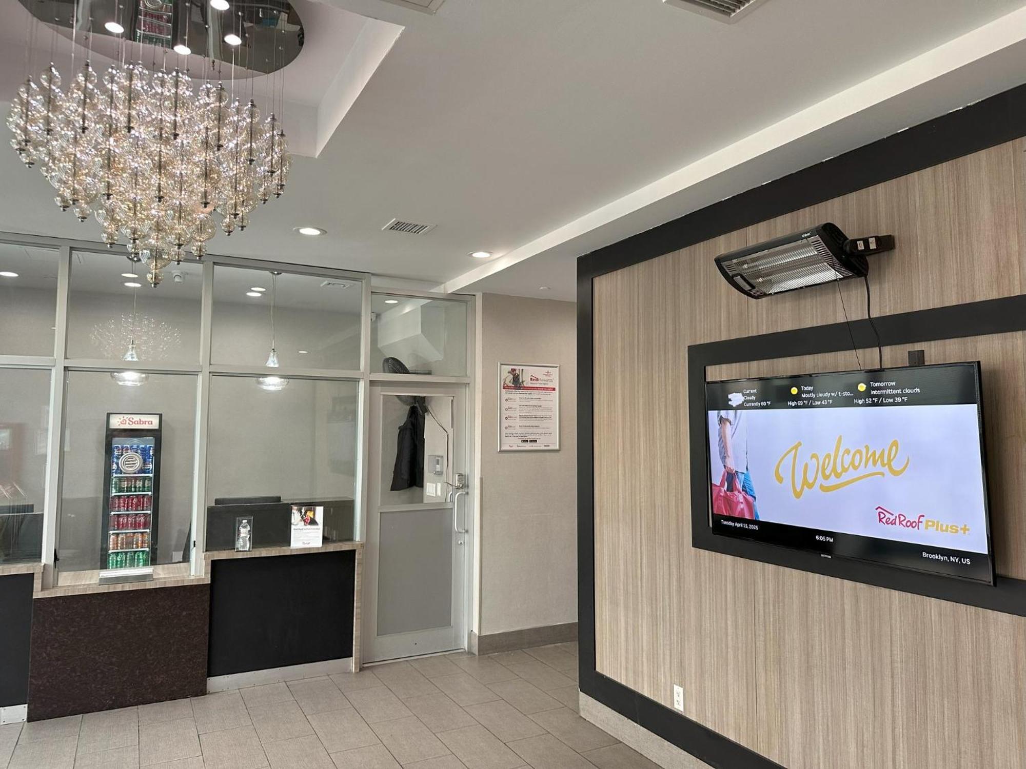 Red Roof Plus Brooklyn - Flatbush Ave نيو يورك المظهر الخارجي الصورة