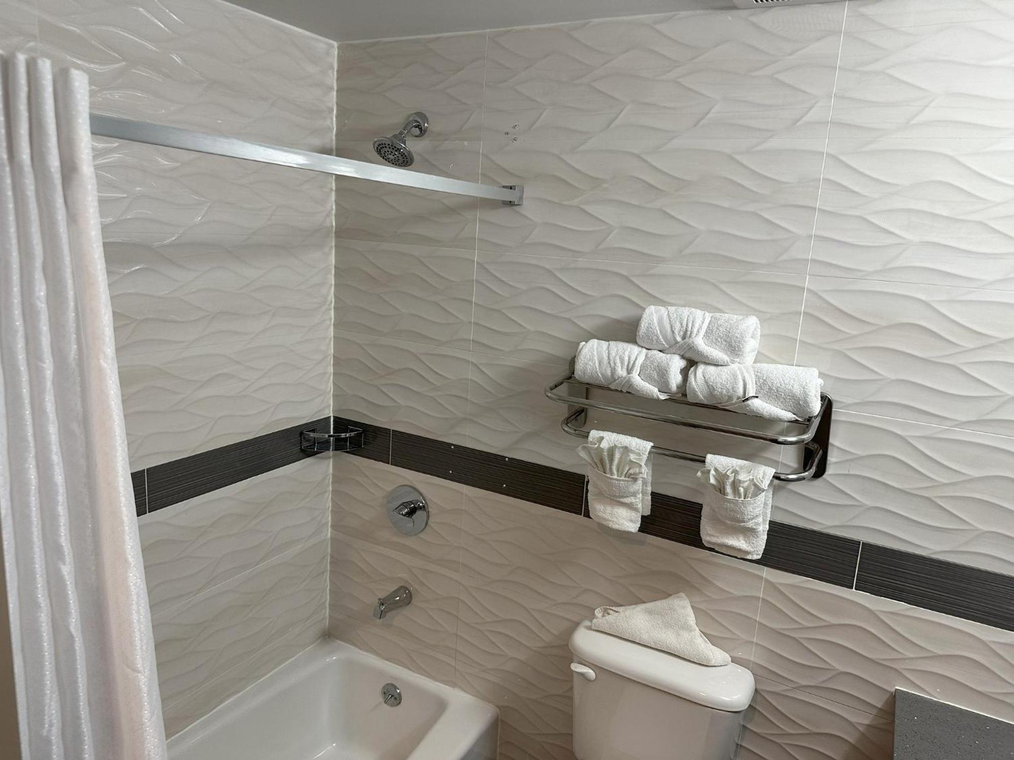 Red Roof Plus Brooklyn - Flatbush Ave نيو يورك المظهر الخارجي الصورة