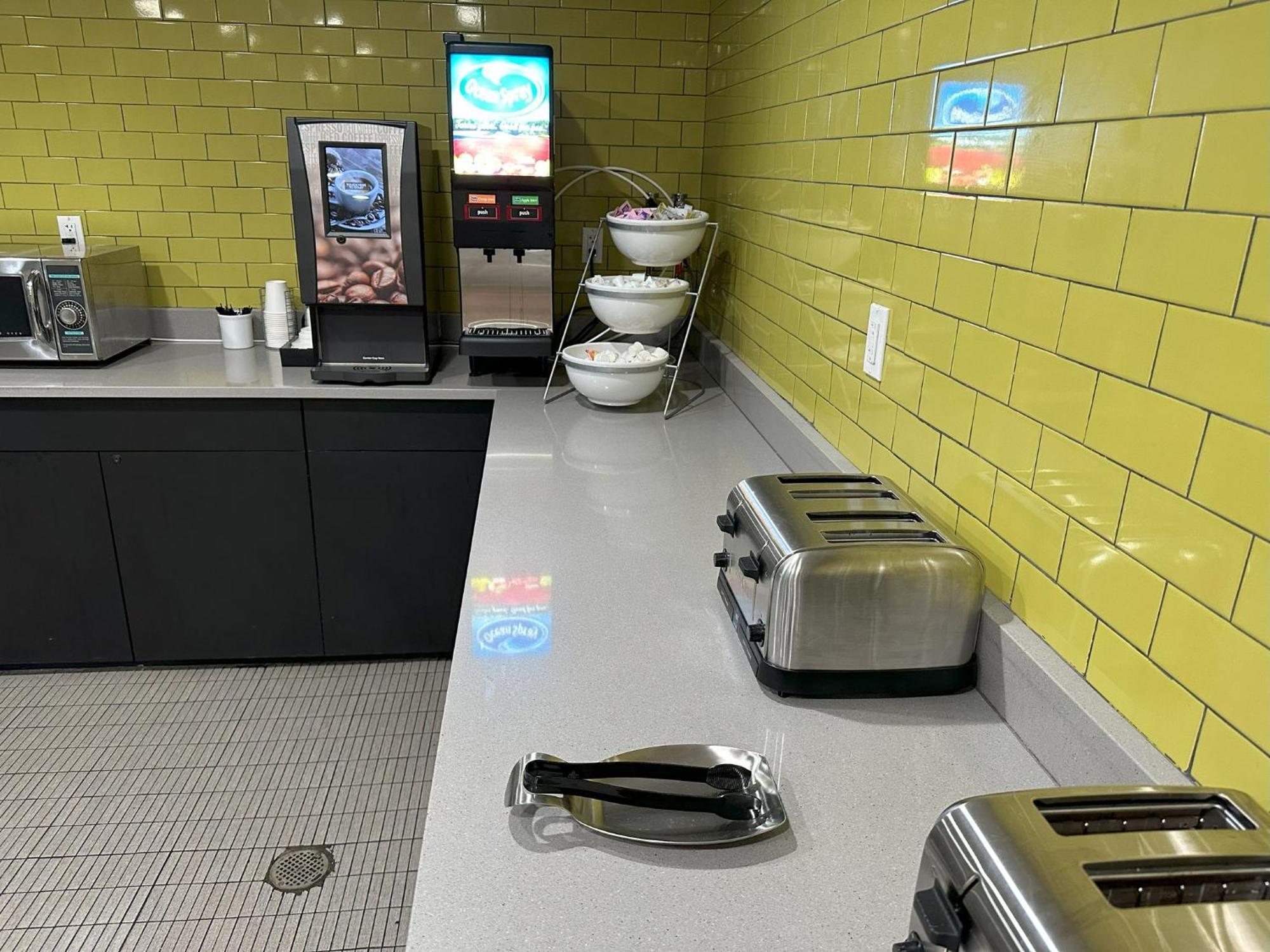 Red Roof Plus Brooklyn - Flatbush Ave نيو يورك المظهر الخارجي الصورة