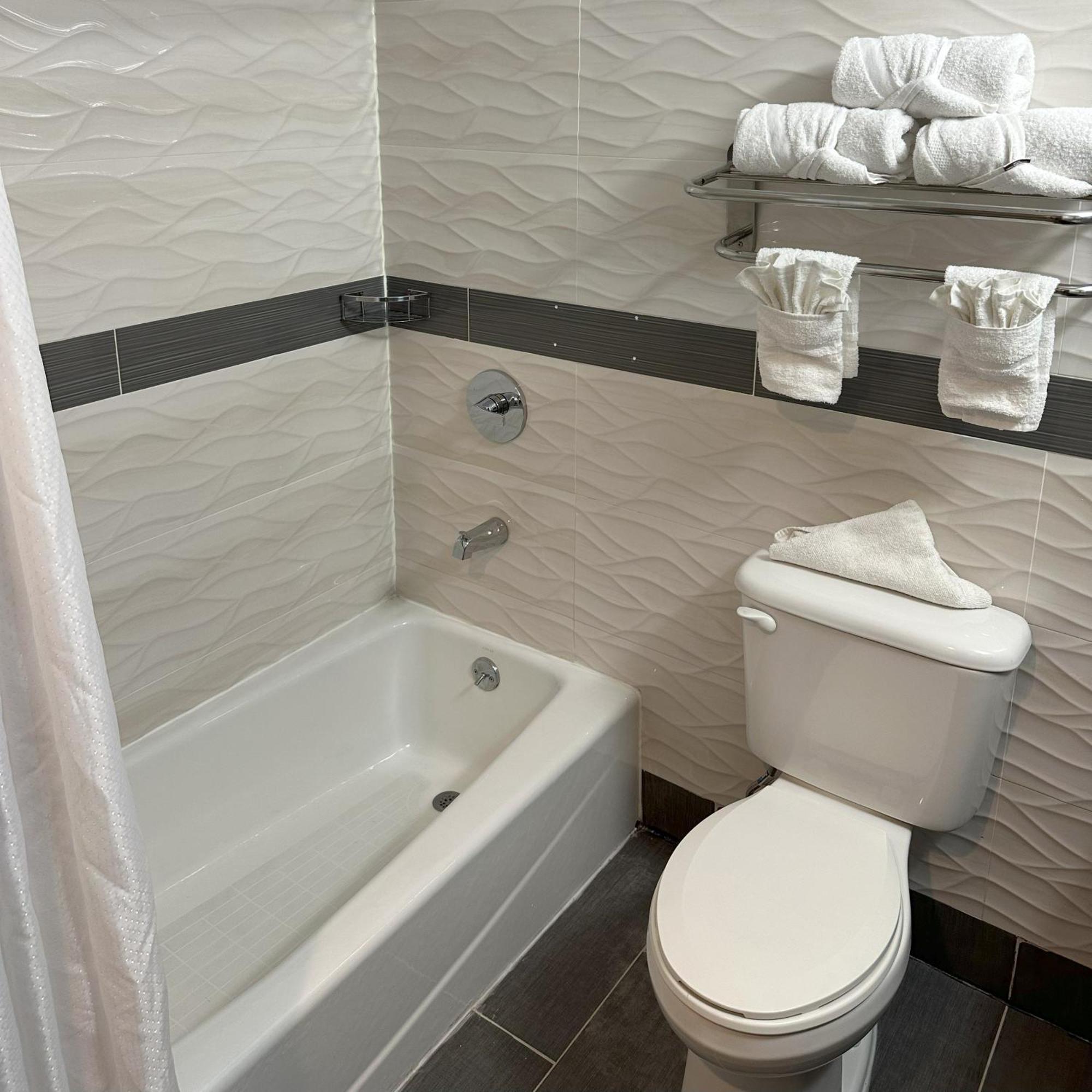 Red Roof Plus Brooklyn - Flatbush Ave نيو يورك المظهر الخارجي الصورة
